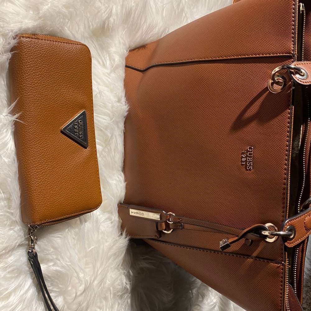 Guess Tote Bag With Matching Wallet Set - image 1